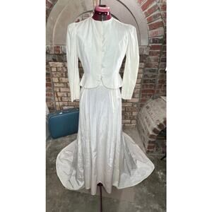 wedding suit cream puff sleeve peplum train